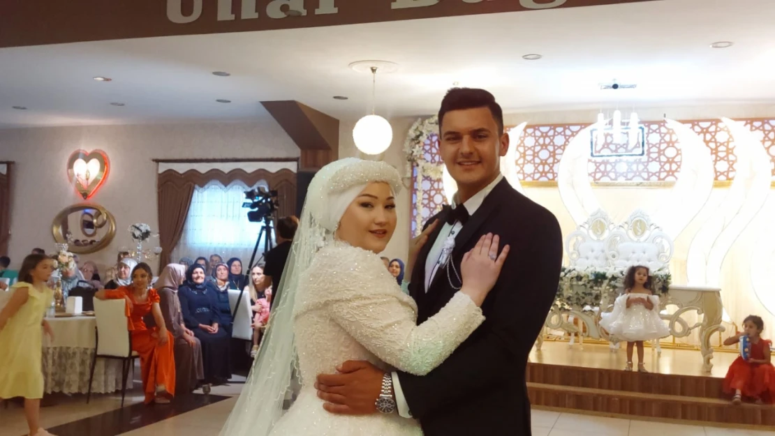 Mustafa Ve Nazlı Dünya Evine Girdi