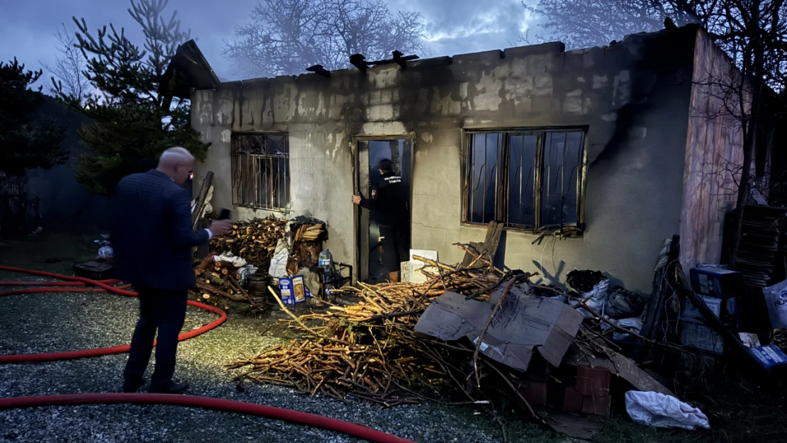 Sobaya Benzin Döken Şahıs, Hem Kendini Hem De Evi Yaktı!