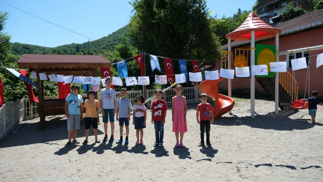 Naciye ve Ziya Kömeçoğlu Çocuk Parkı açıldı
