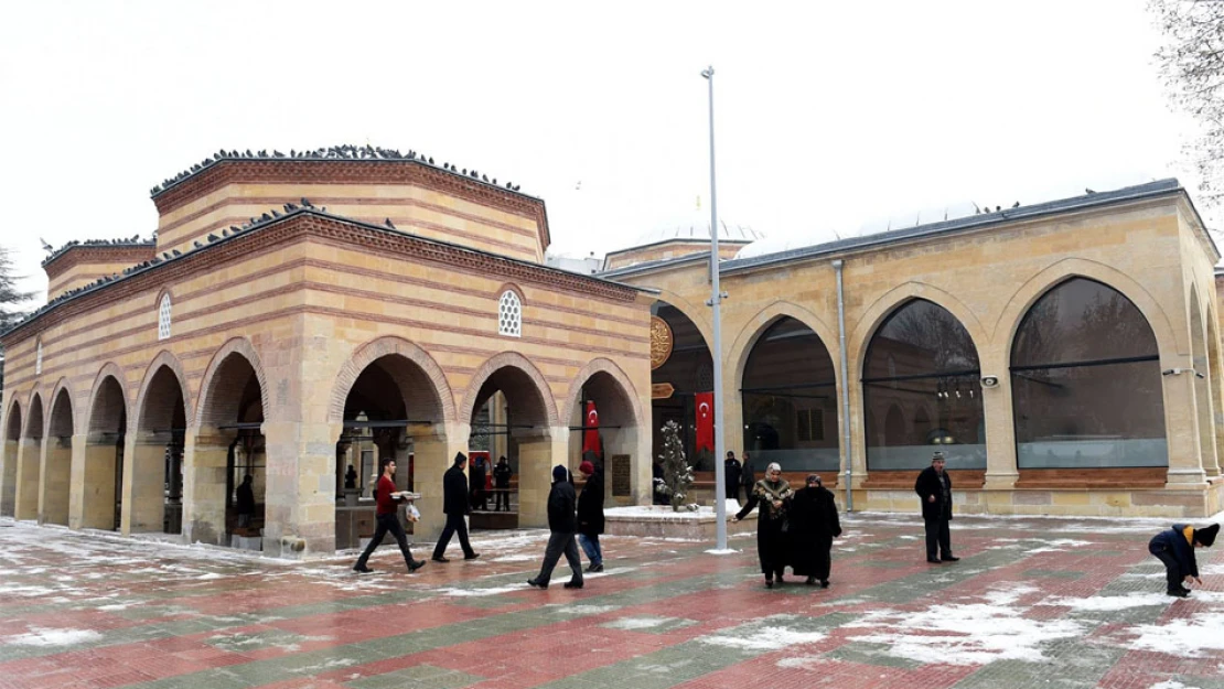 Nasrullah Camii ibadete açıldı