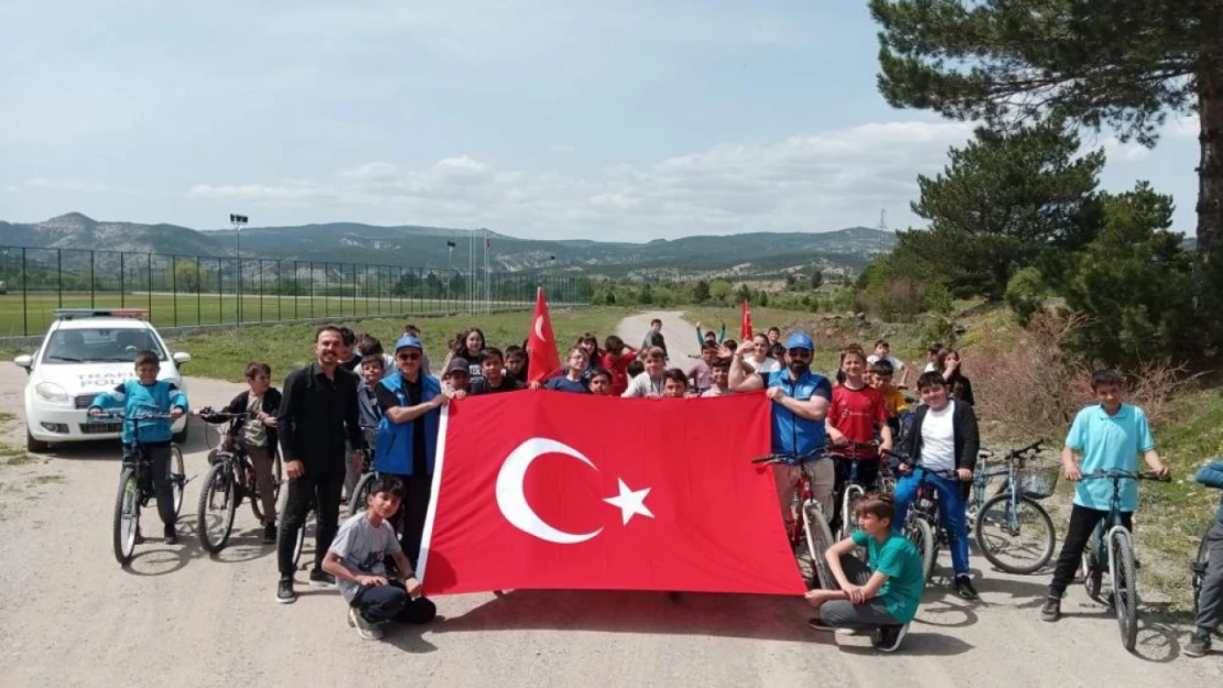 Öğrencilerden bisikletle 19 Mayıs turu