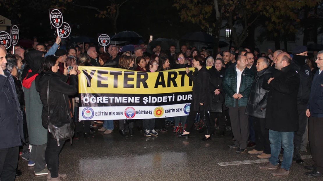 Öğretmene şiddeti protesto edildi