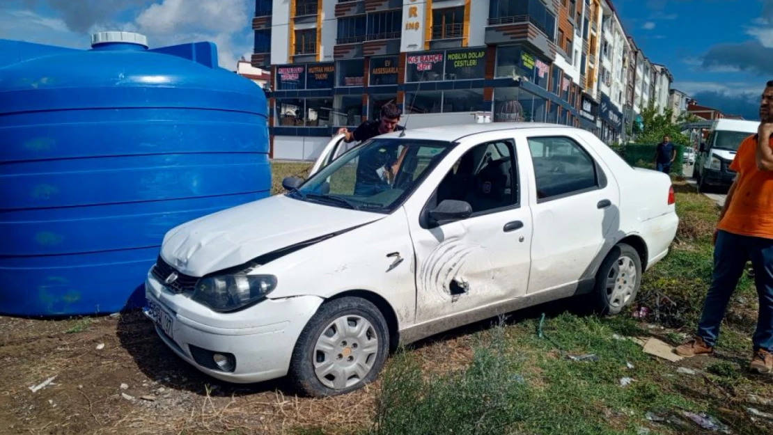 Önüne Gelen Her Şeye Çarptı: 1 Yaralı