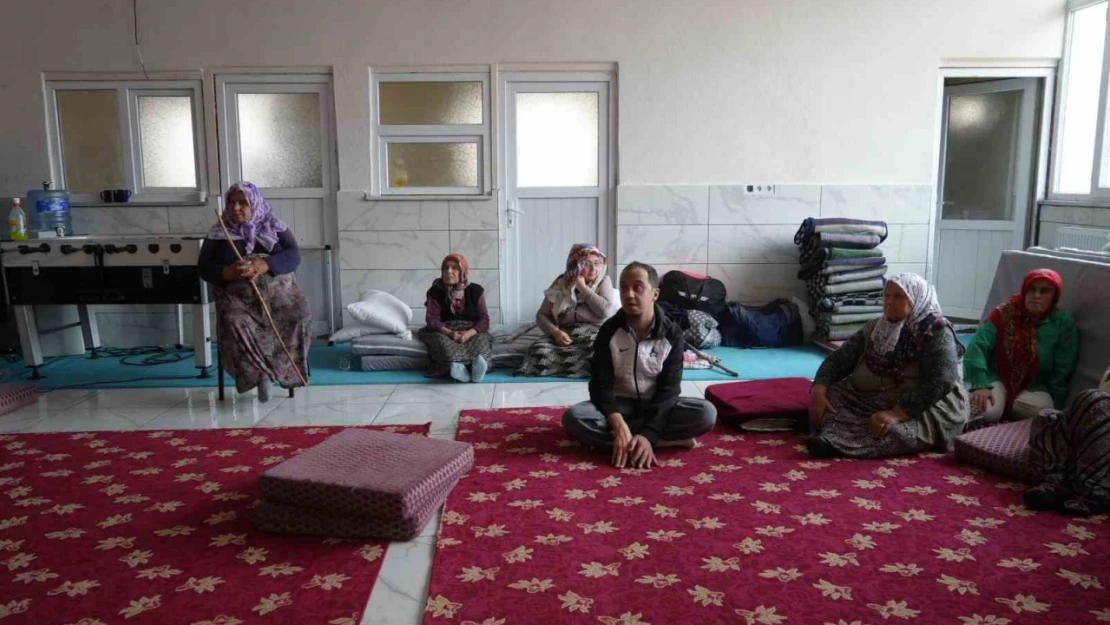 Tahliye Edilen Vatandaşların Tüm İhtiyaçları Karşılanıyor