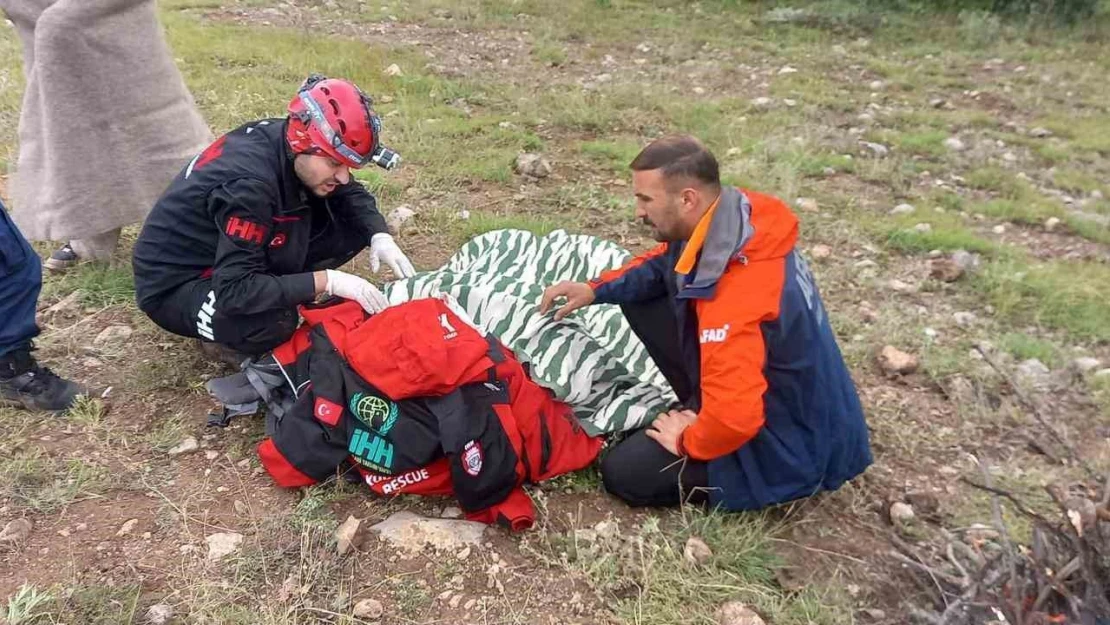 Ormanlık Alanda Kaybolan Yaşlı Kadın Helikopterle Kurtarıldı