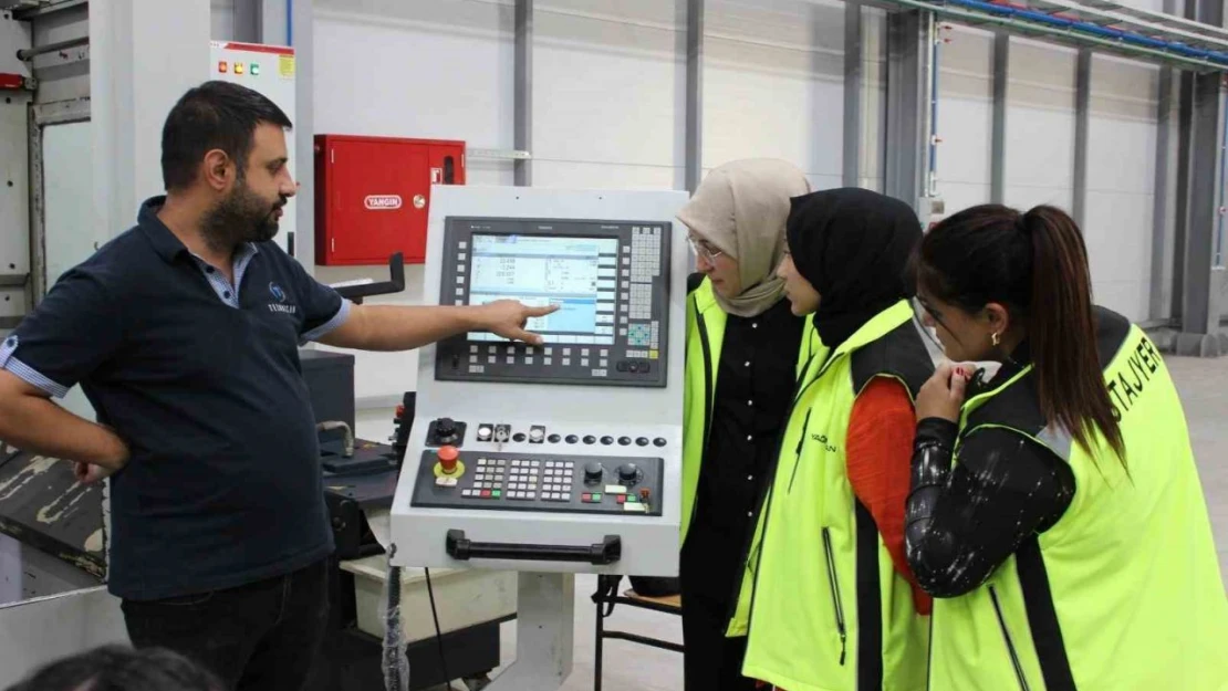 Kadın CNC Operatörleri İş Başı Yaptı