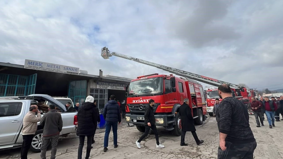 Oto Boya ve Kaporta Dükkanında Yangın