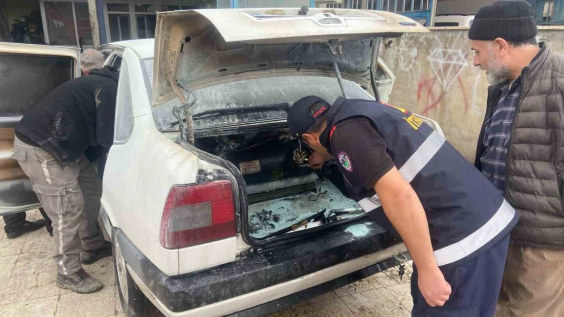 Park Halineki Araçta Yangın Çıktı