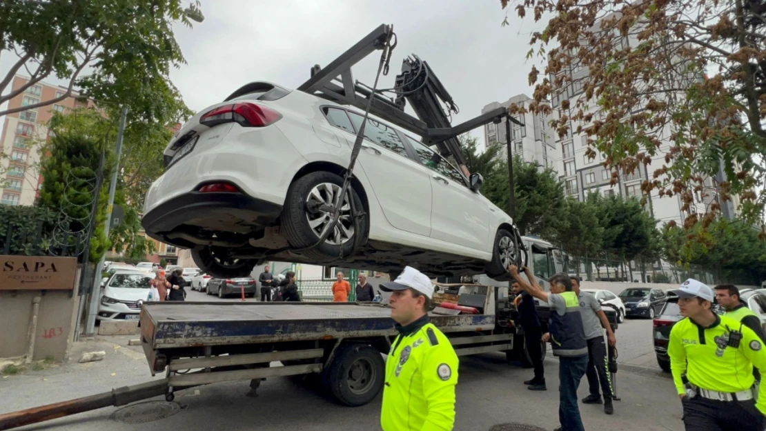 Polat Çiftinin Şirketlerine Ait Araçlar Çekicilerle Götürüldü