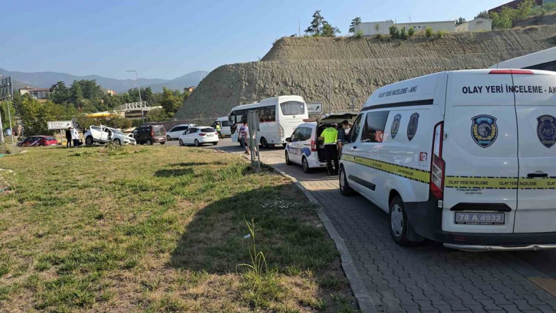 Polisin Dur İhtarına Uymayıp Kaçan 3 Kişiden Biri Kaza Yapınca Yakalandı