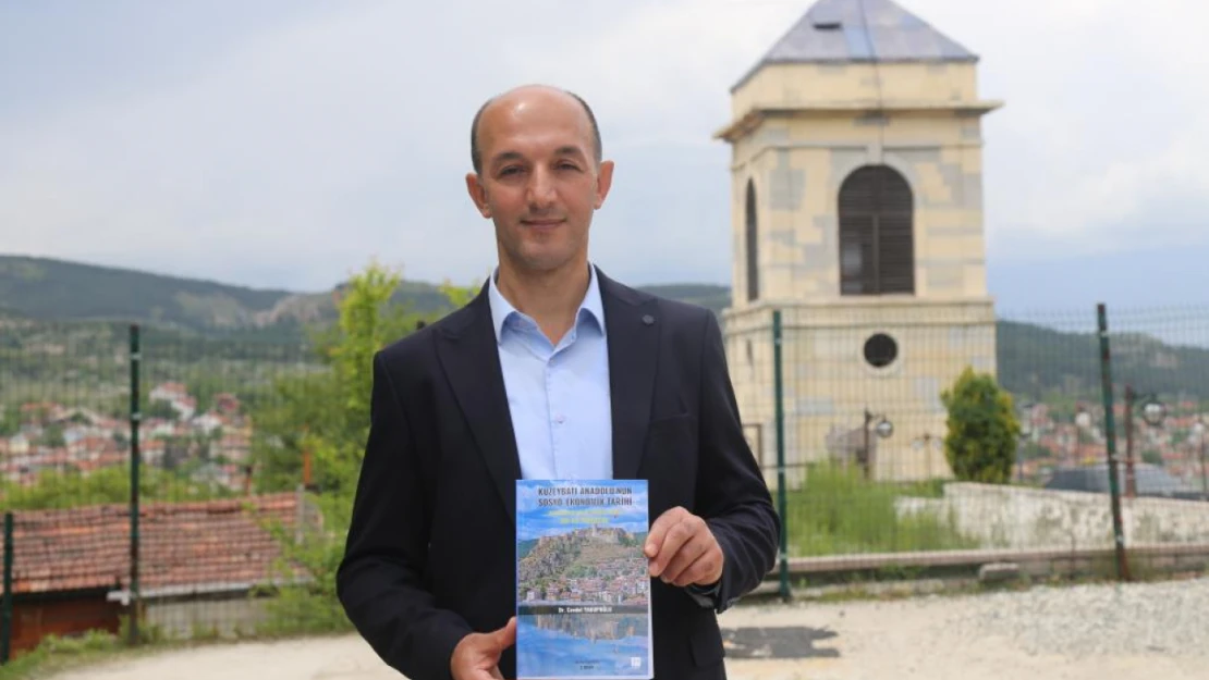 Prof. Dr. Cevdet Yakupoğlu'nun Kitabı İlgi Görüyor