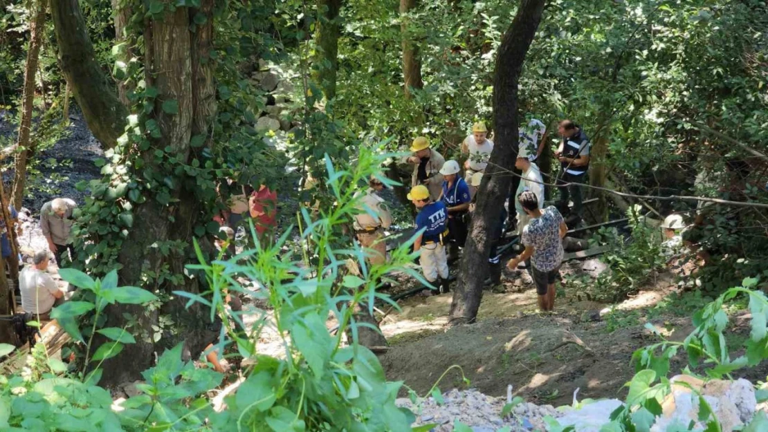 Ruhsatsız Maden Ocağında Göçük: 1 İşçi Göçük Altında