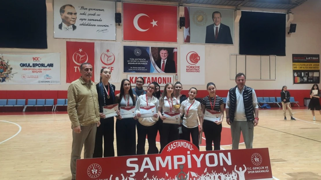 Şampiyonlar Belli Oldu Erkeklerde Fen, Kızlarda Göl