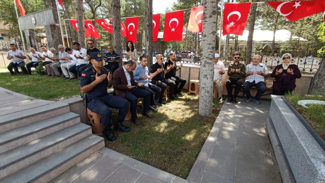 Şehit Asteğmen Mustafa Kasar, Kabri Başında Anıldı