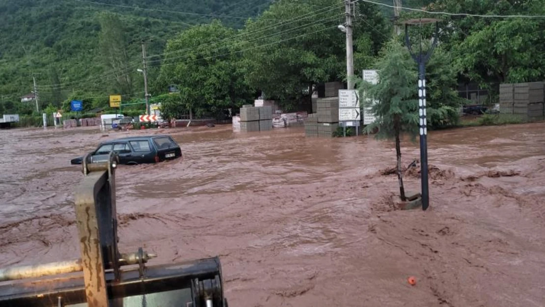 Sel bu kez Cide'yi vurdu