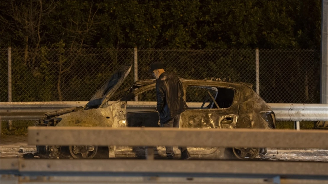 Seyir Halindeki Otomobilde Çıkan Yangın Söndürüldü