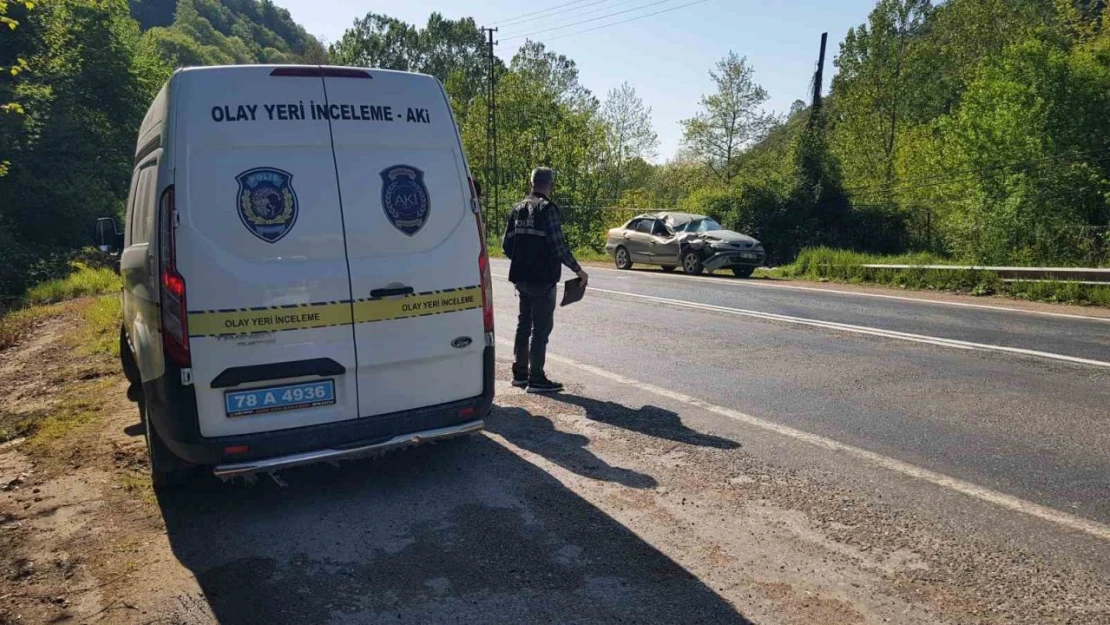 Otomobilin Üzerine Kaya Parçası Düştü: 5 yaralı