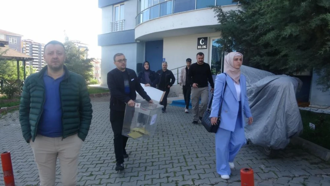 Seyyar sandık vatandaşların ayağına gitti