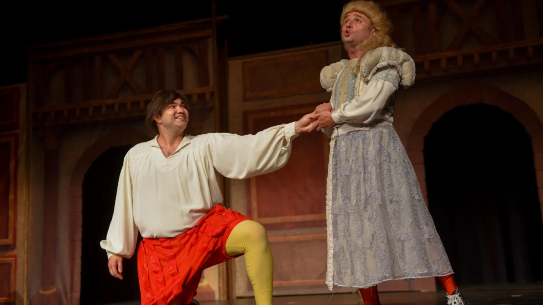 Shakespeare'in Bütün Oyunları Taşköprü'de Sahnelendi