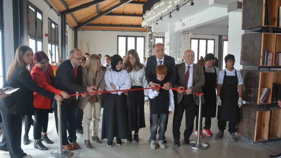 Sinop'ta 'Özelim Çocuk Korosu ve Karma Sanat Sergisi'