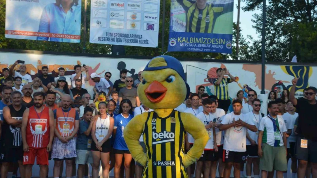 Sinop'ta 8. Berkay Akbaş Sokak Basketbolu Turnuvası Başladı