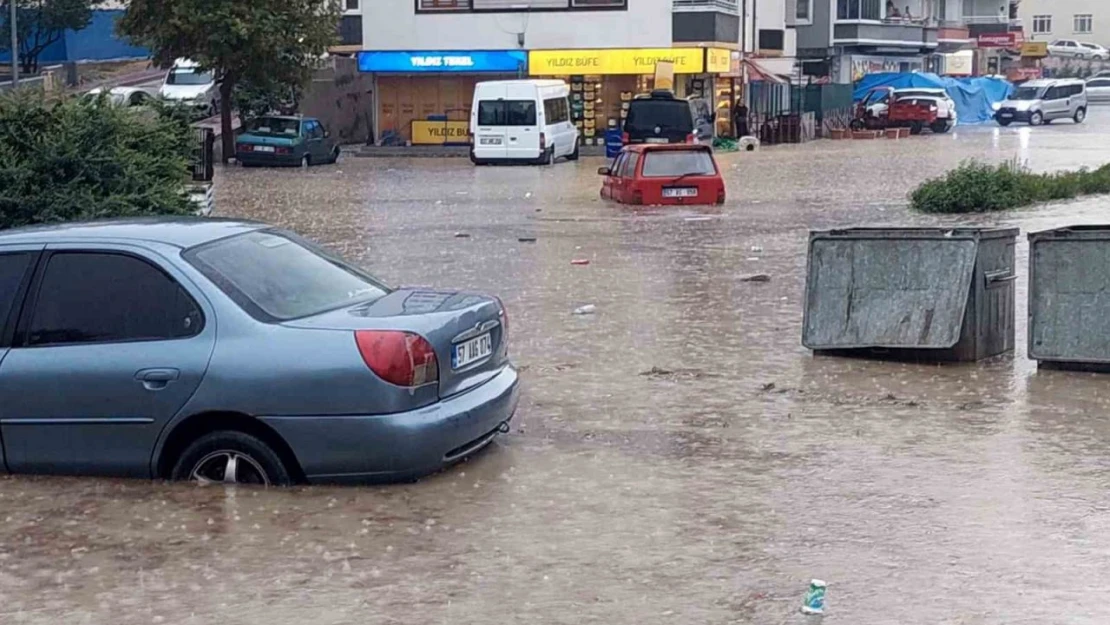 Sinop'ta Sağanak Yağışı Etkili Oldu