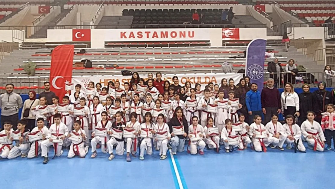 Taekwondo İl Birinciliği Düzenlendi