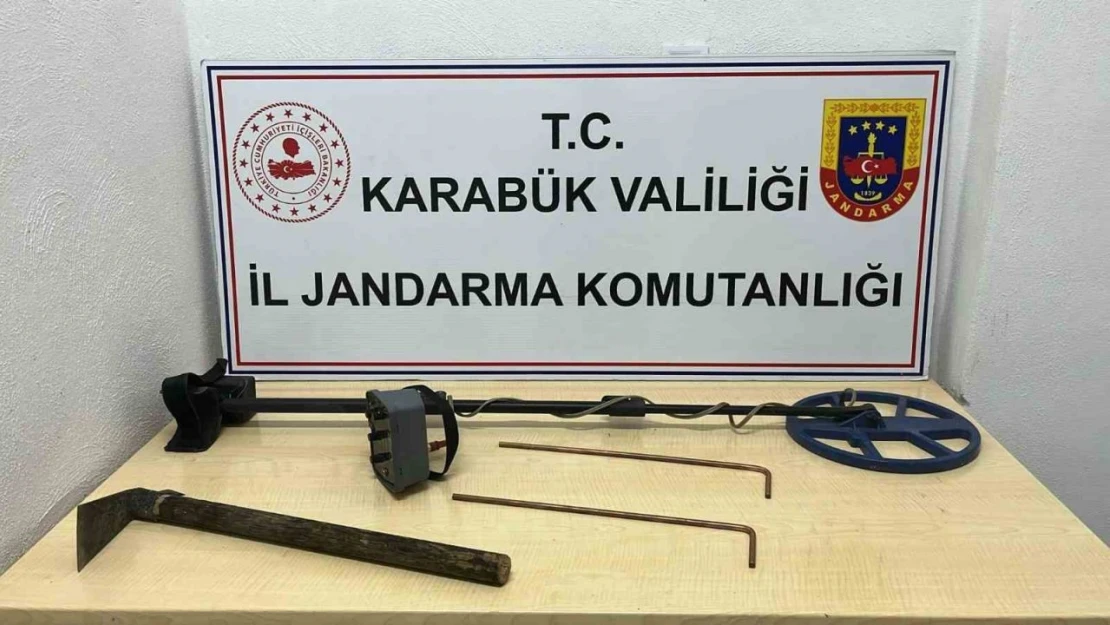 Defineciler Suçüstü Yakalandı
