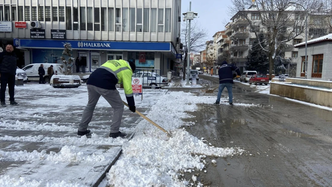 Taşköprü'de Beklenen Kar Yağışı Başladı