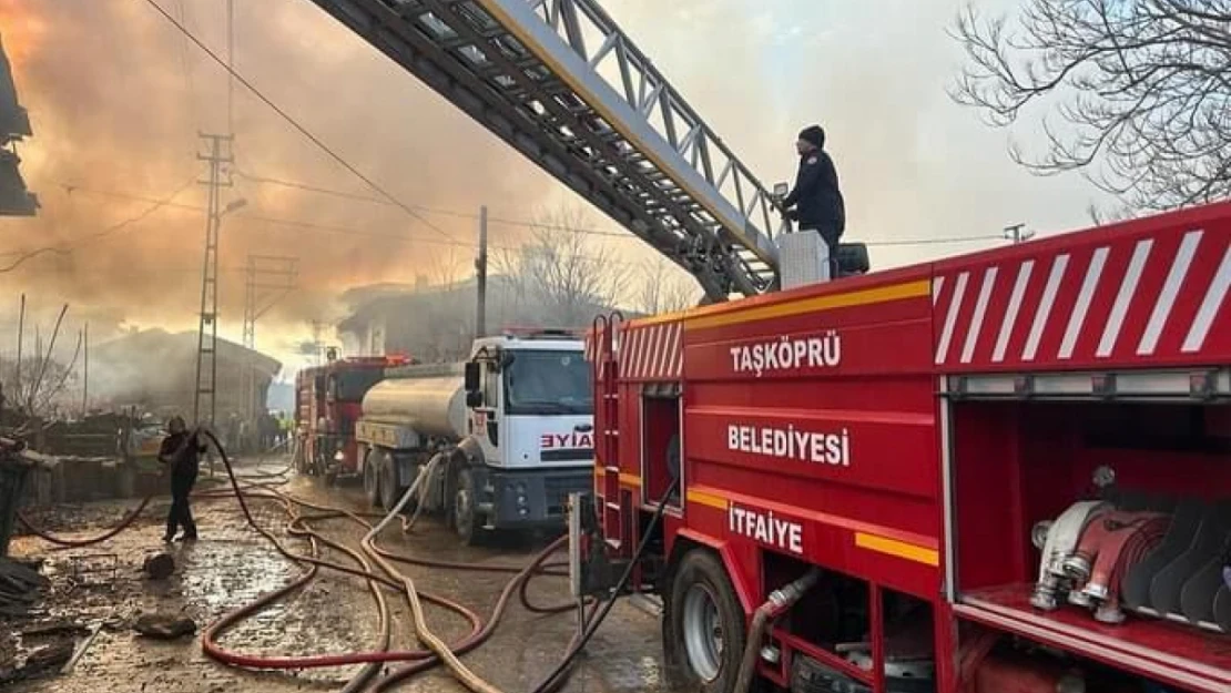 Taşköprü İtfaiyesi 41 Kişinin Hayatını Kurtardı