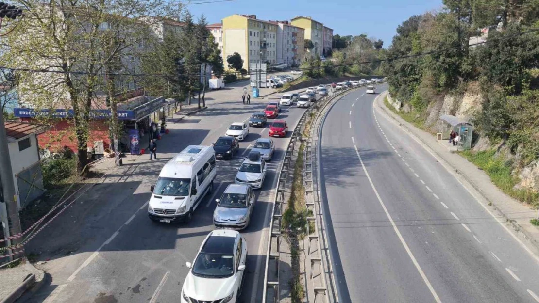 Tatilcilerin Dönüş Yoğunluğu Trafiği Durdurdu