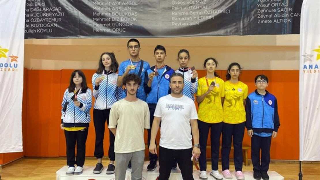 Teakwondo takımlarımız yarı finalde