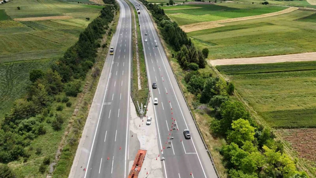 Trafik Tek Şeritten Sağlanacak