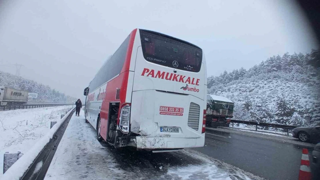 TEM'de Aynı Noktada 6 Aracın Karıştığı 3 Farklı Kaza
