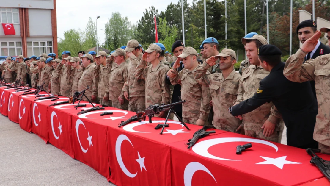 Temsili askerlik yapacak özel bireylere kına gecesi düzenlendi