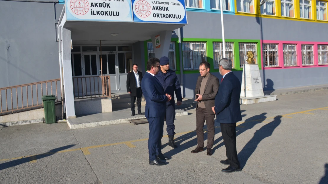 Tosya Kaymakamı Ünsal'dan Okullara Ziyaret