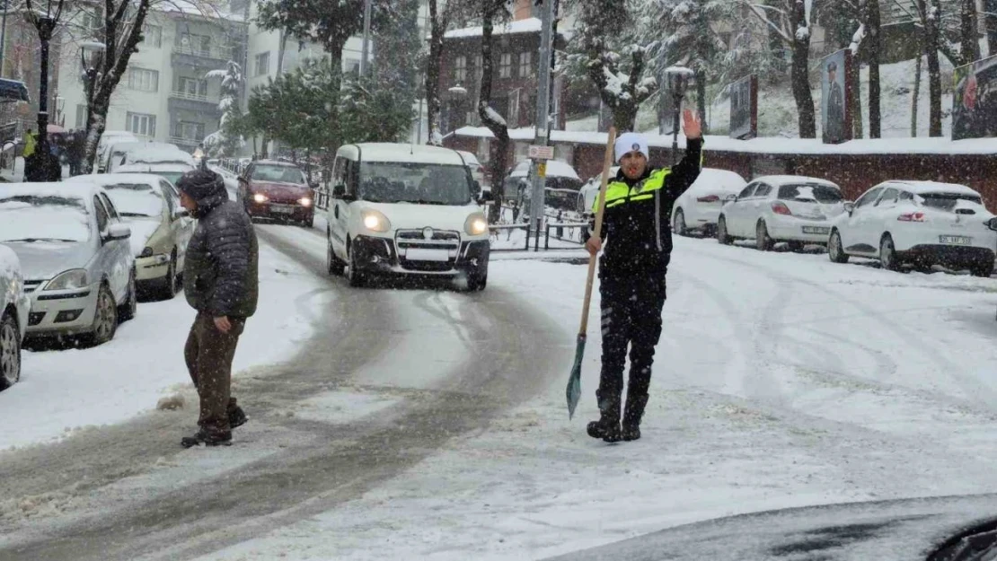 Buzlu Yolda Düdüklü, Kürekli Müdahale