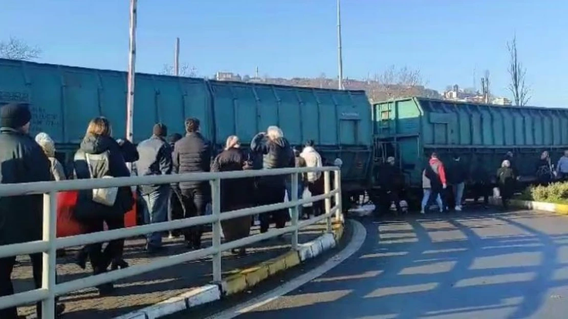 Trenin Ayrılan Vagonları Paniğe Neden Oldu