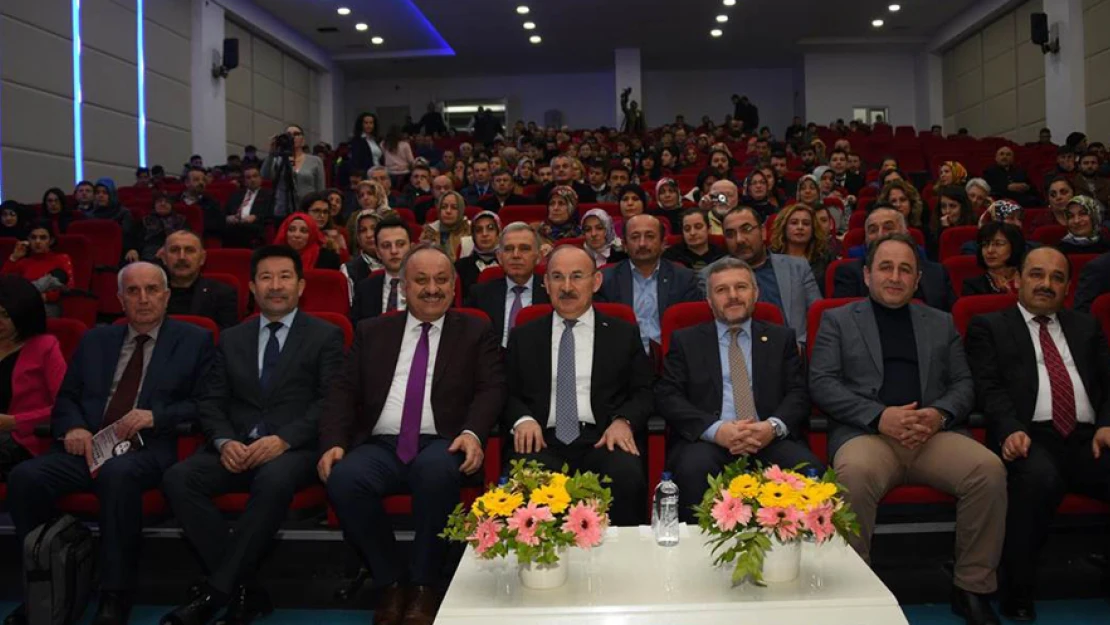 Türk Dünyası'nın Öncüleri Konferansı düzenlendi