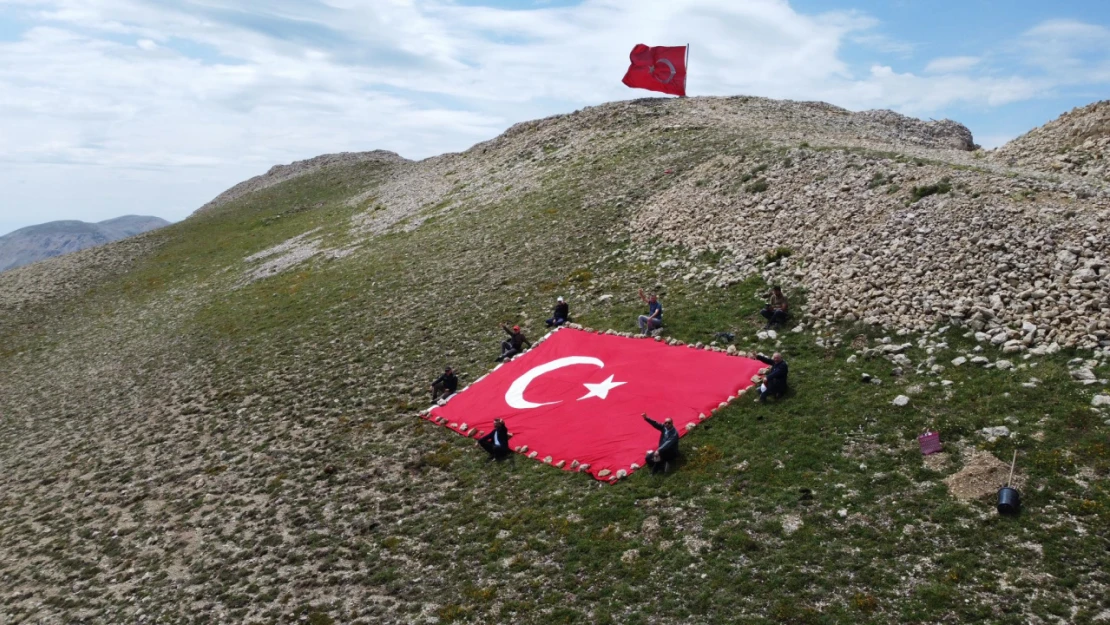 TÜRKAV'dan 15 Temmuz'da Bayrak Etkinliği