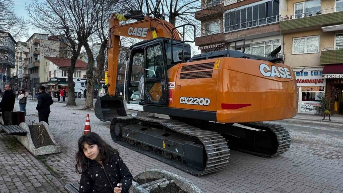 Türkiye Belediyeler Birliği'nden Amasra'ya İş Makinesi Desteği