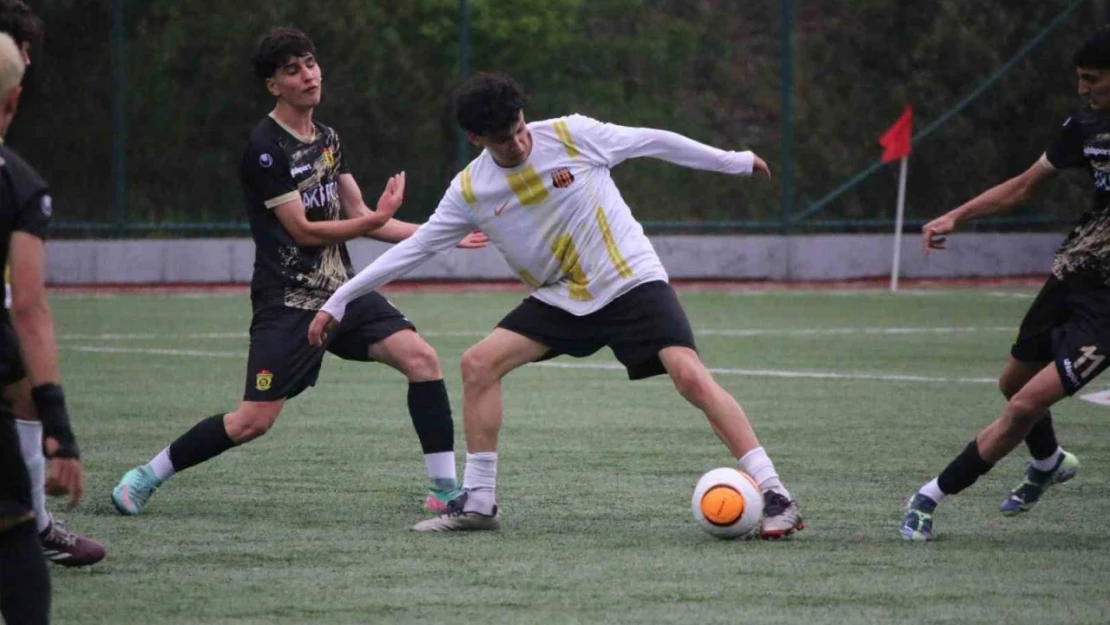 U18 Türkiye Futbol Şampiyonası Karabük'te Başladı