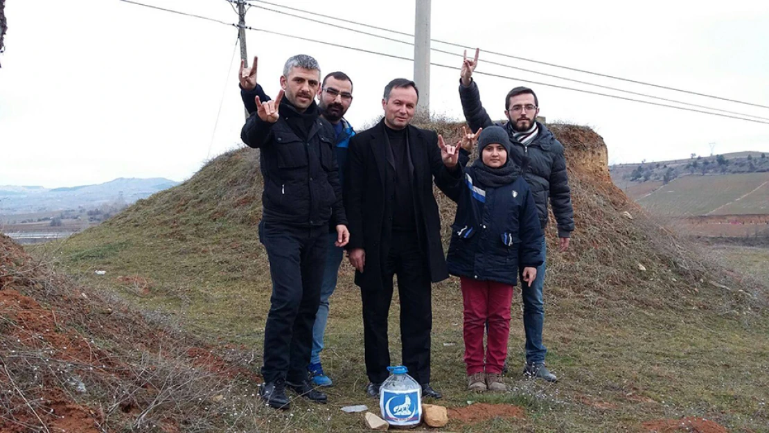 Ülkü Ocakları'ndan sokak hayvanlarına yardım