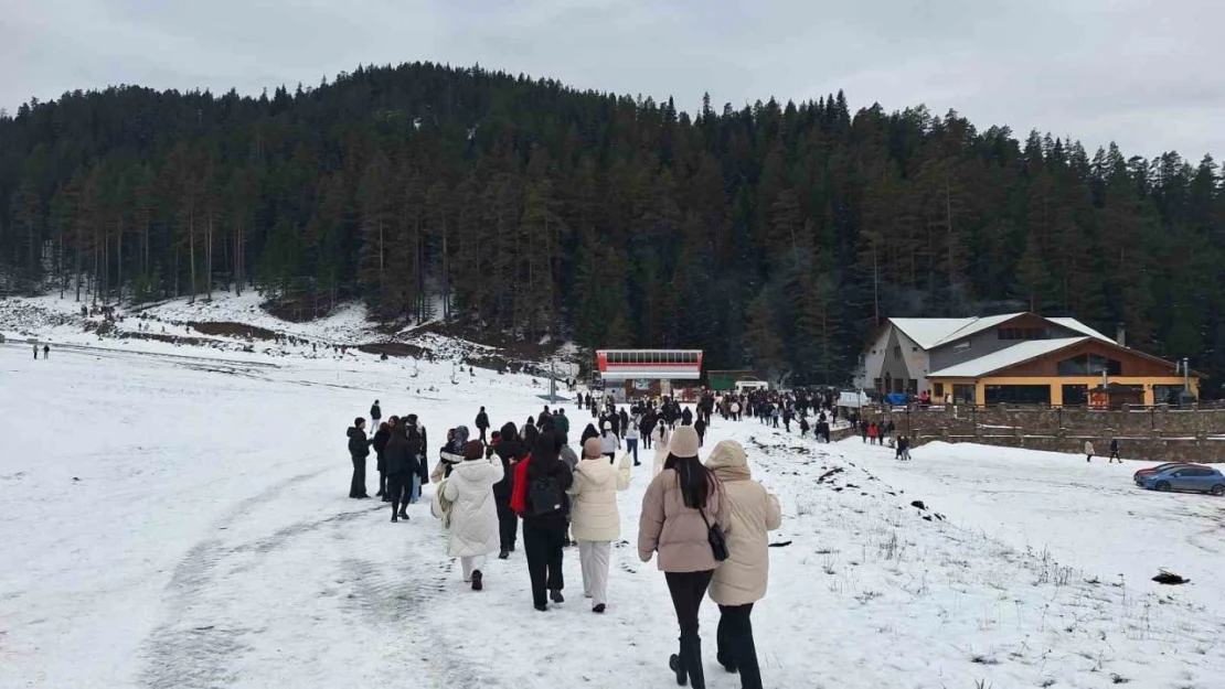 Üniversite Öğrencileri Ilgaz Dağı'nda Karın Tadını Çıkardı