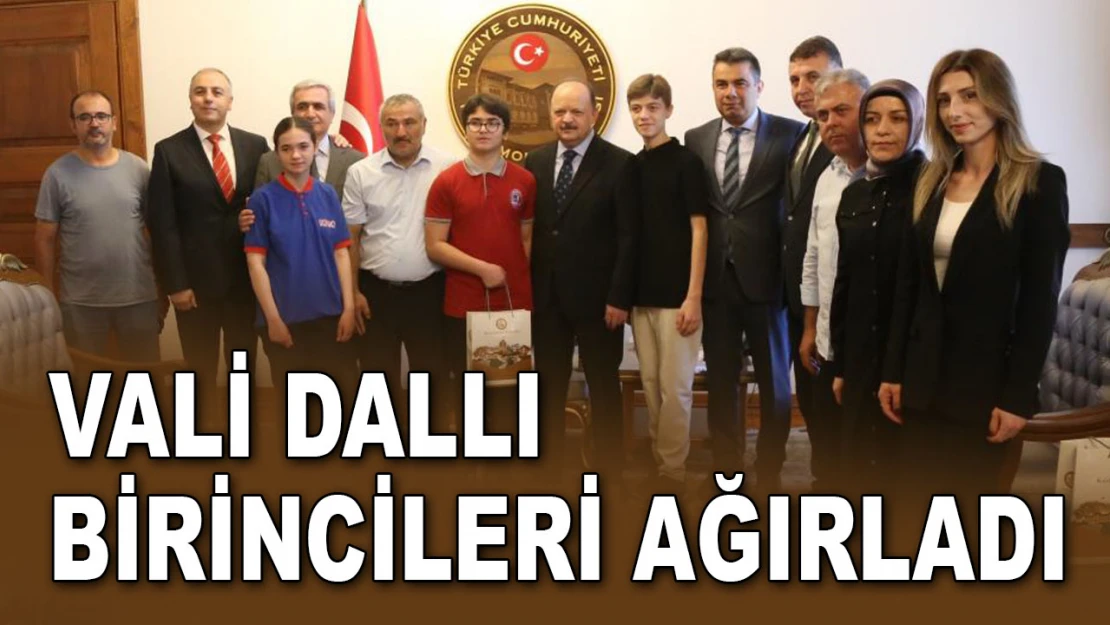 Vali Dallı, Birincileri Ağırladı