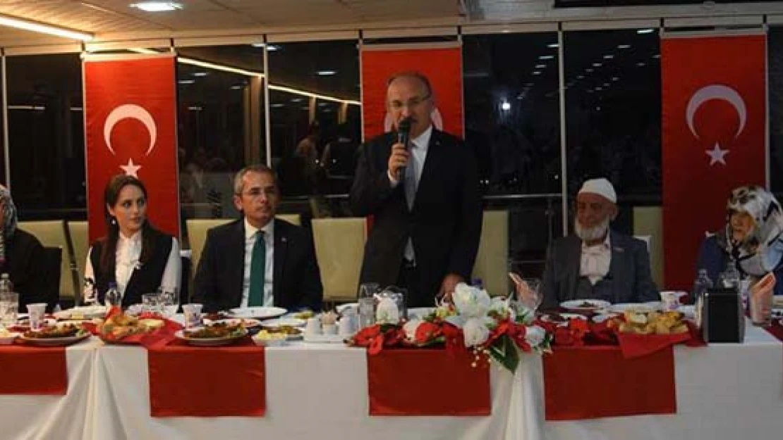 Vali Karadeniz ilk iftarını Tosya'da yaptı