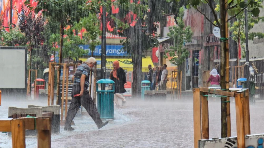 Vatandaşlar Sığınacak Yer Aradı