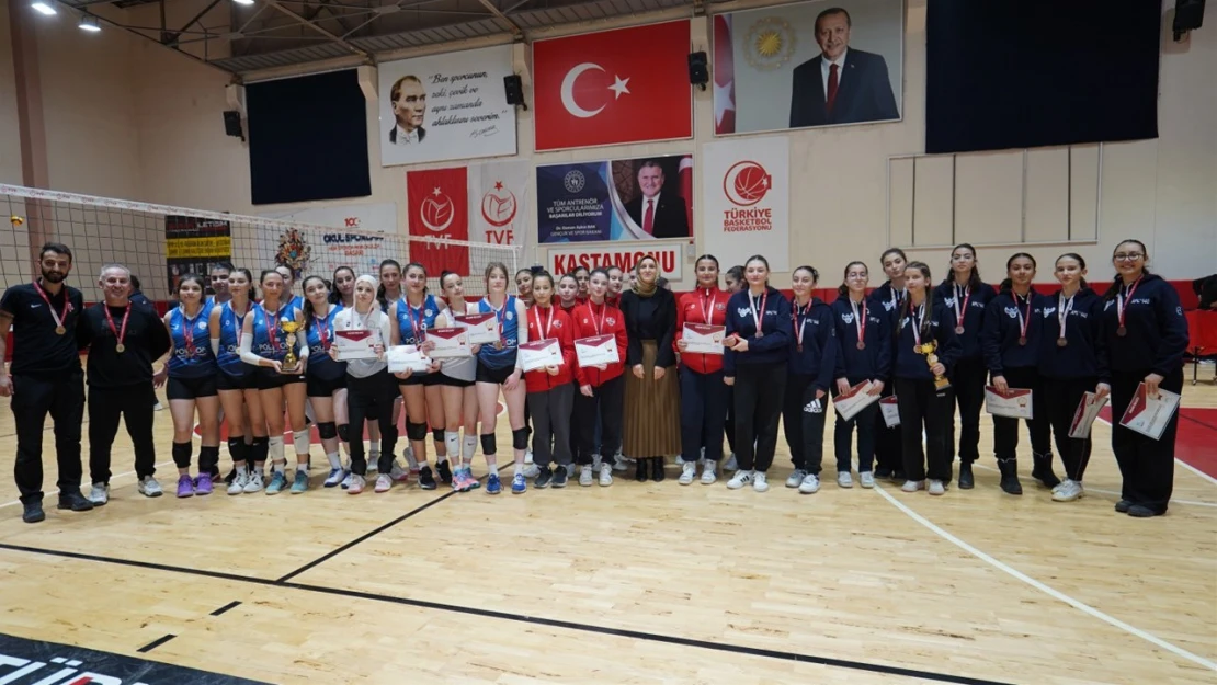 Voleybol İl Birinciliği Müsabakaları Sona Erdi