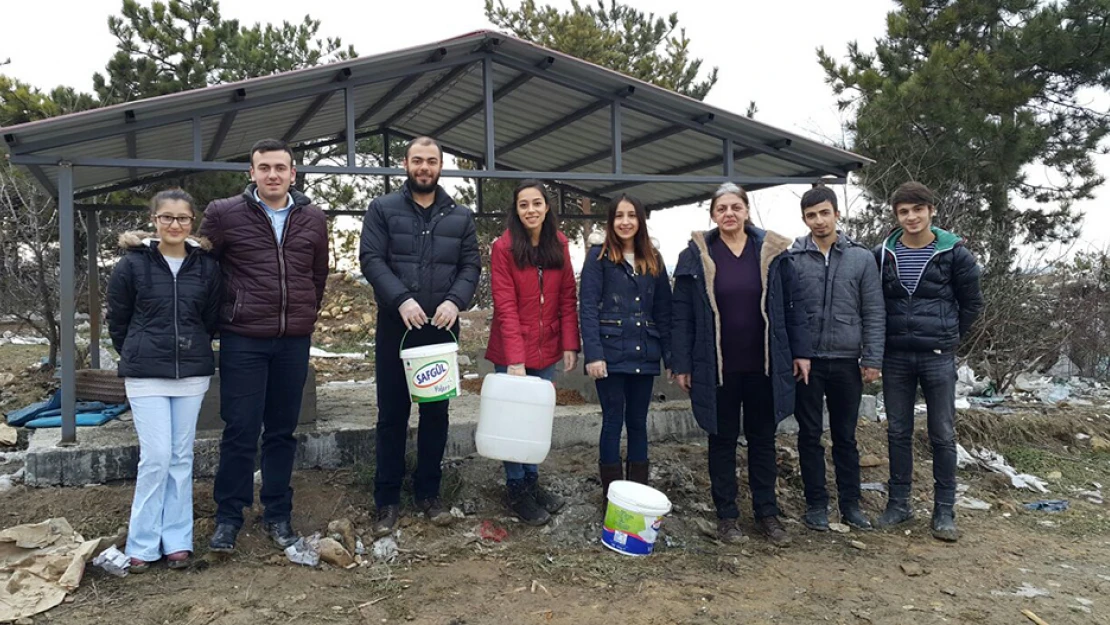 Yaşları küçük, davranışları büyük