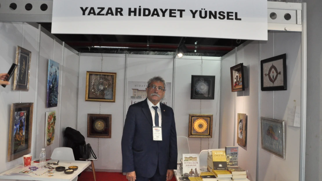 Yazar Hidayet Yünsel'den Kitap Tanıtım Standı